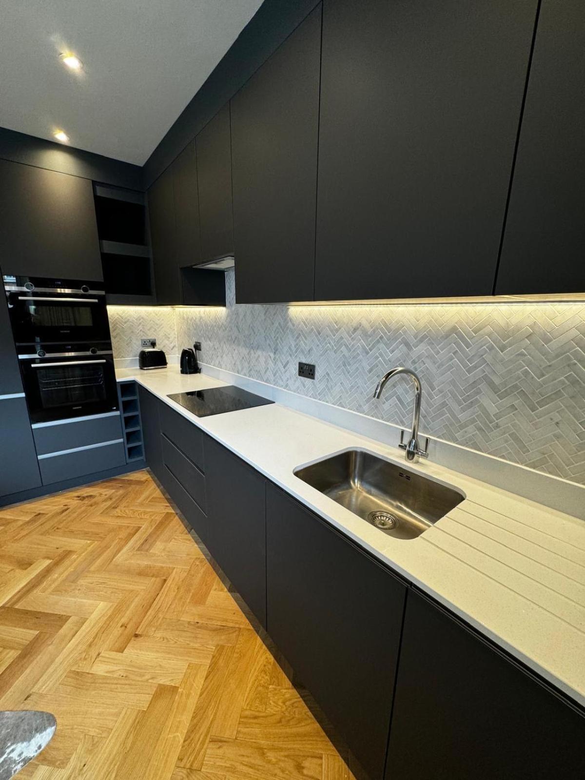 Macbeths Corner High End Luxury Apartment In Centre With Parking Стретфорд-на-Ейвоні Екстер'єр фото